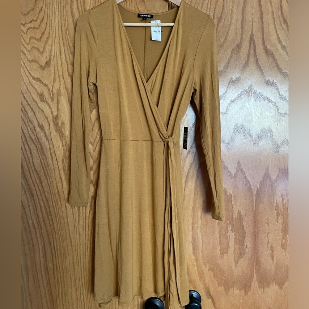 Banana Republic 🍌 faux wrap dress